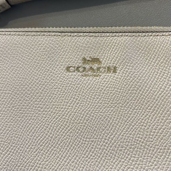 COACH Off White Wristlet - Picture 2 of 4
